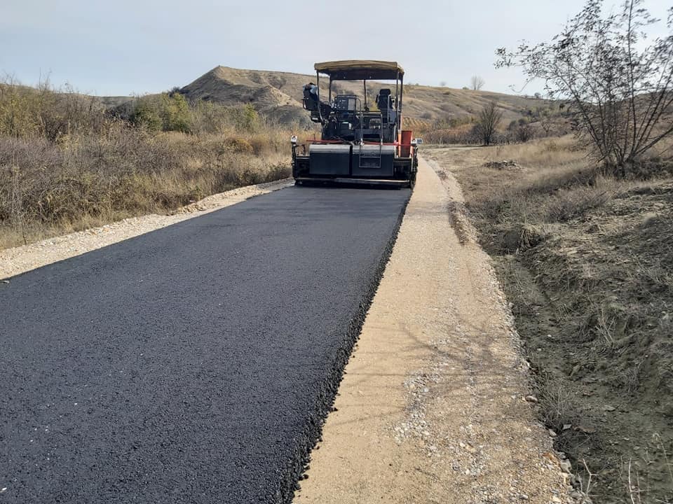 Изградба на локалниот пат Манастирец - Трстеник во должина од 2891 метар