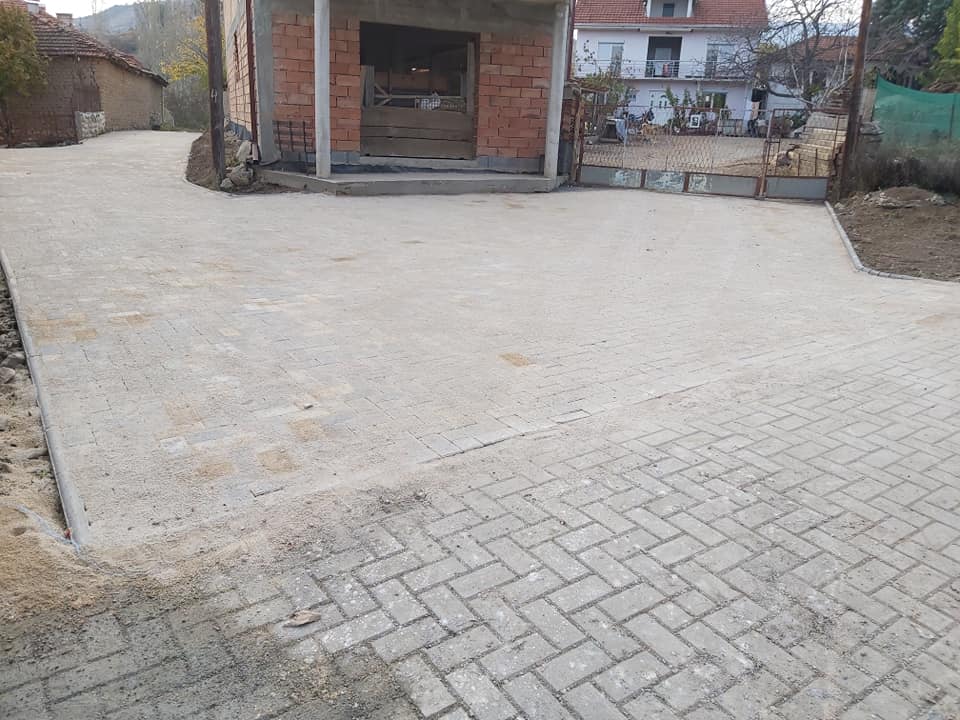 Изградба на улици во с.Сирково